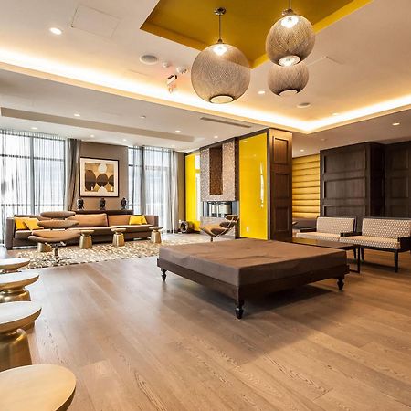 Life Suites Loft - Cn Tower Торонто Экстерьер фото