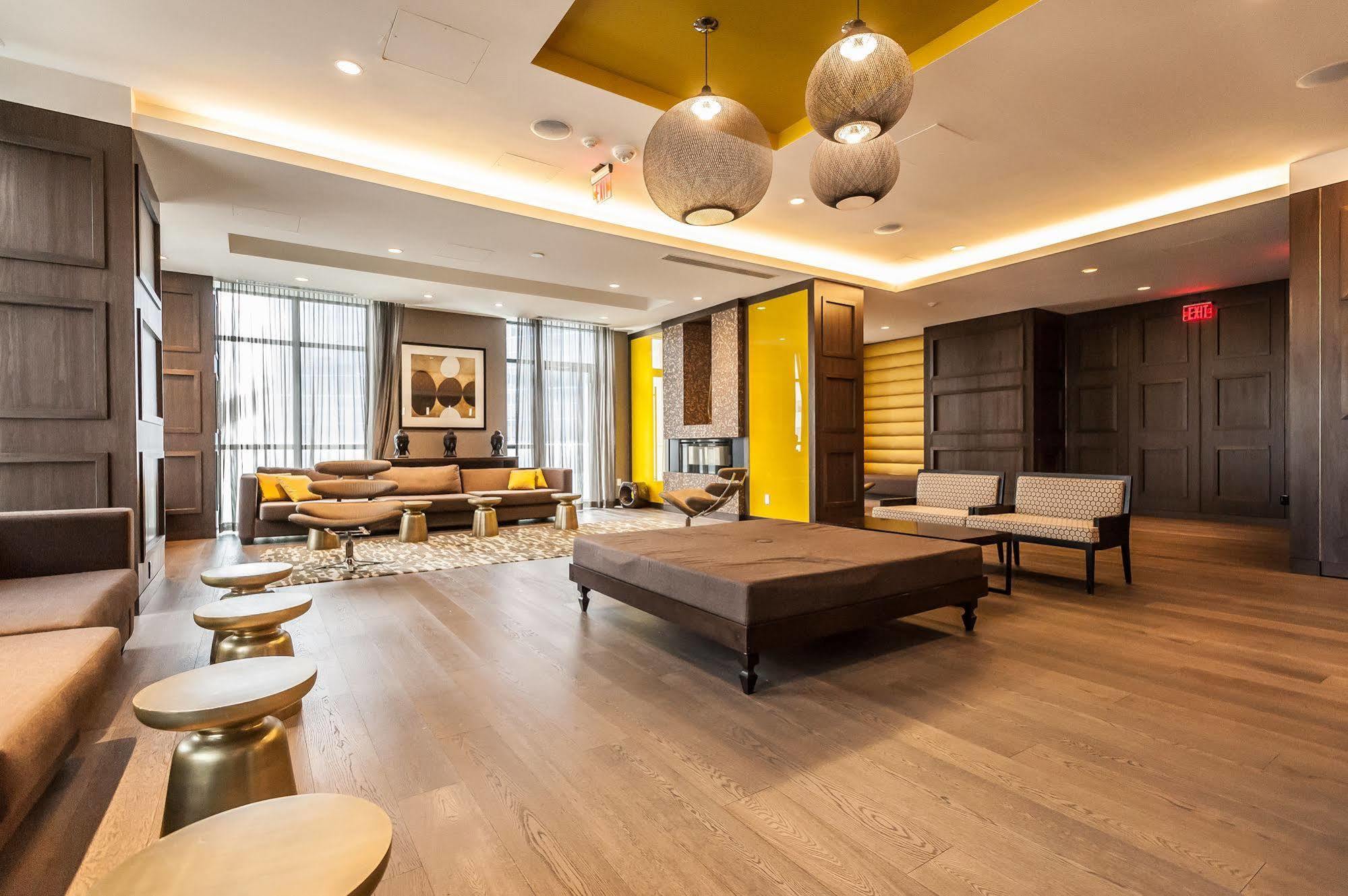 Life Suites Loft - Cn Tower Торонто Экстерьер фото