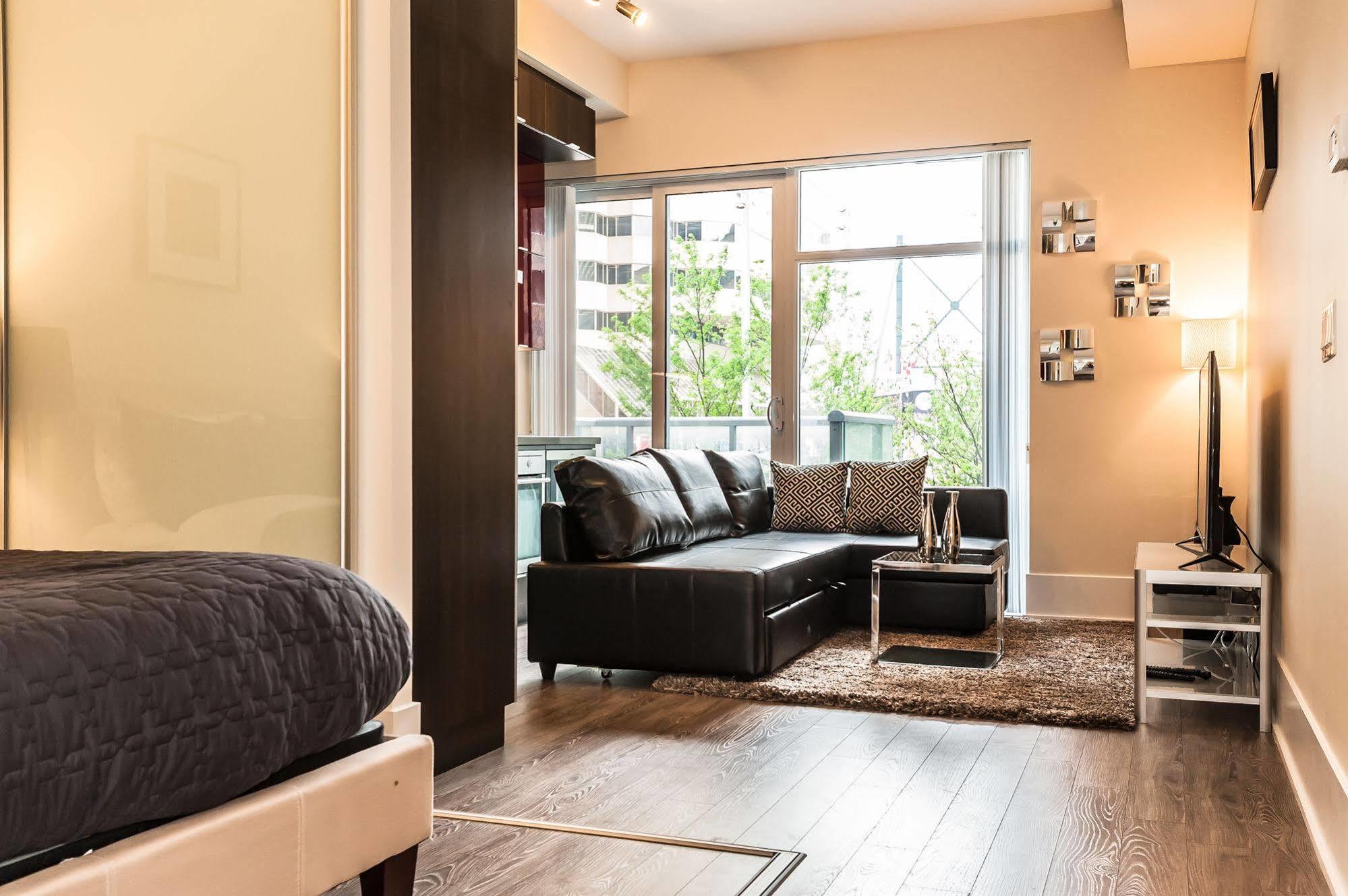 Life Suites Loft - Cn Tower Торонто Экстерьер фото