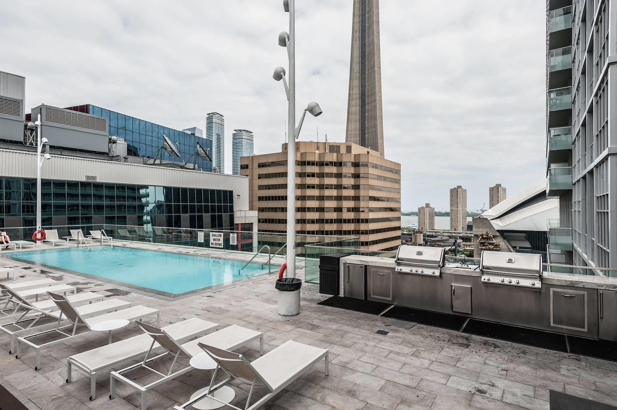 Life Suites Loft - Cn Tower Торонто Экстерьер фото